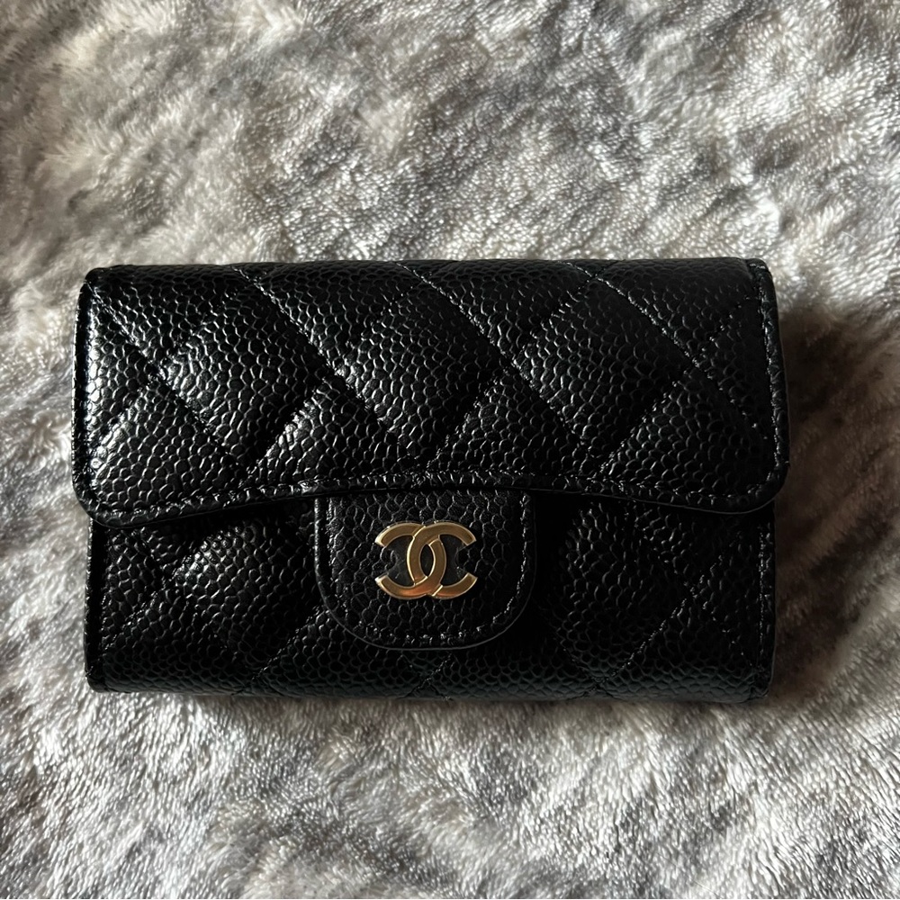 CHANEL CAVIAR LEATHER CC LOGO CREDIT CARD HOLDER WALLET